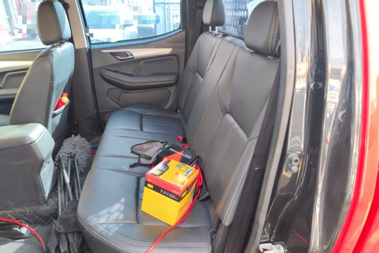 Used Isuzu JLM 2023 2.5T Diesel Manual 4x4 Chima Long-Wheelbase Version Left Rear Seat