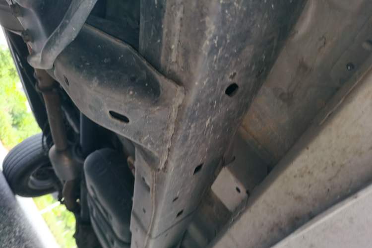 Used Isuzu JLM 2023 2.5T Diesel Manual Two-Wheel Drive Chima Version Standard Wheelbase Chassis Front Left