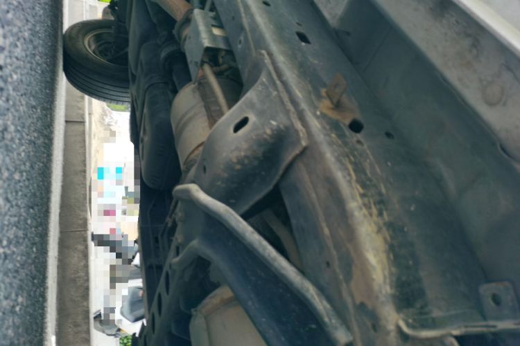 Used Isuzu JLM 2023 2.5T Diesel Manual Two-Wheel Drive Chima Version Standard Wheelbase Chassis Front Right