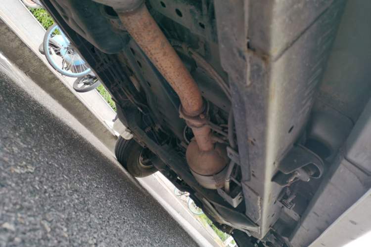 Used Isuzu JLM 2023 2.5T Diesel Manual Two-Wheel Drive Chima Version Standard Wheelbase Chassis Rear Right