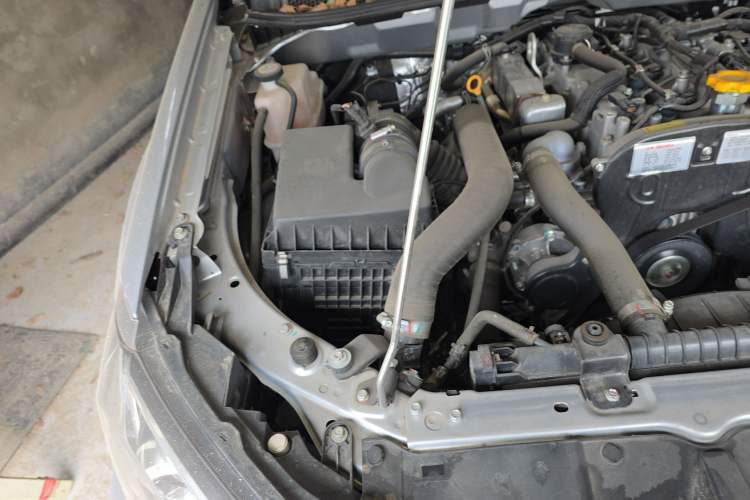 Used Isuzu JLM 2023 2.5T Diesel Manual 4x4 Chima Long-Wheelbase Version Engine Bay Right