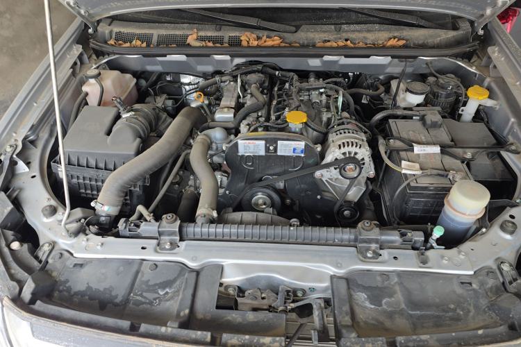 Used Isuzu JLM 2023 2.5T Diesel Manual 4x4 Chima Long-Wheelbase Version Engine Bay