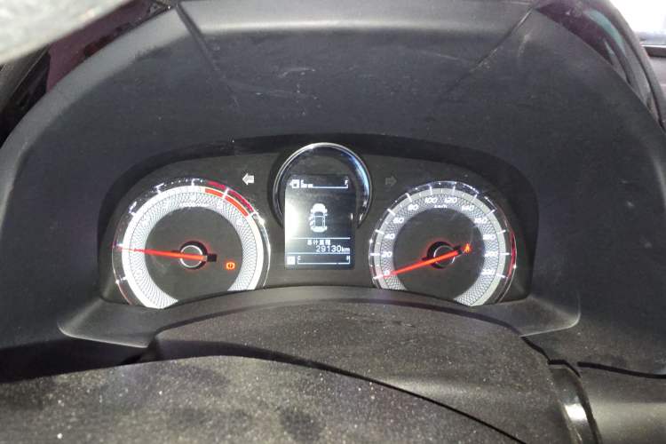 Used Isuzu JLM 2023 2.5T Diesel Manual 4x4 Chima Long-Wheelbase Version Instrument Cluster