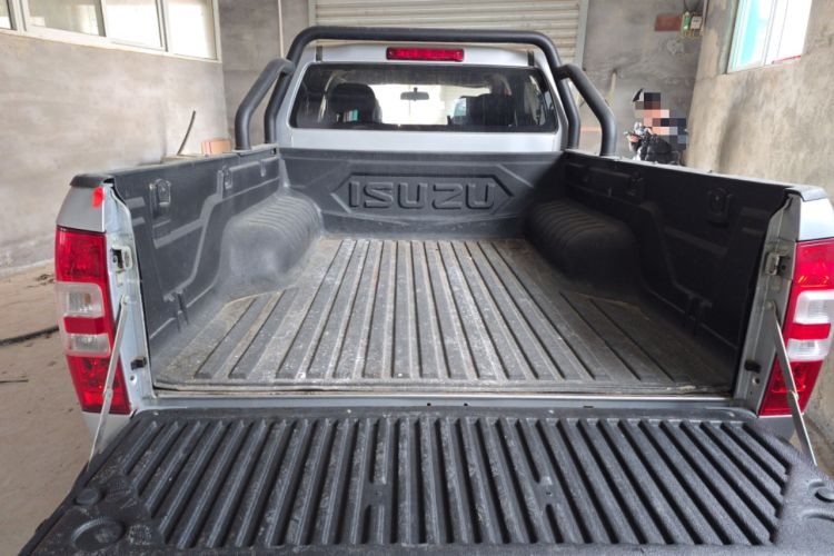 Used Isuzu JLM 2023 2.5T Diesel Manual 4x4 Chima Long-Wheelbase Version Trunk