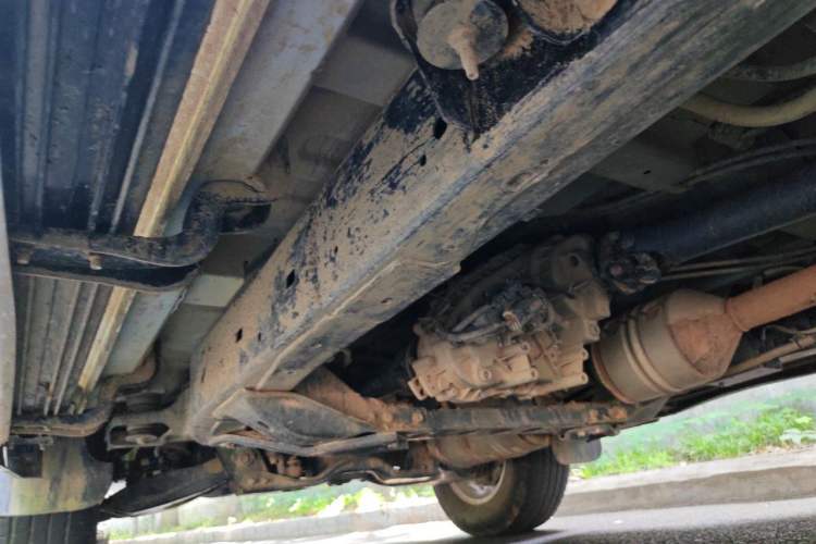 Used Isuzu JLM 2023 2.5T Diesel Manual 4x4 Chima Long-Wheelbase Version Chassis Front Left