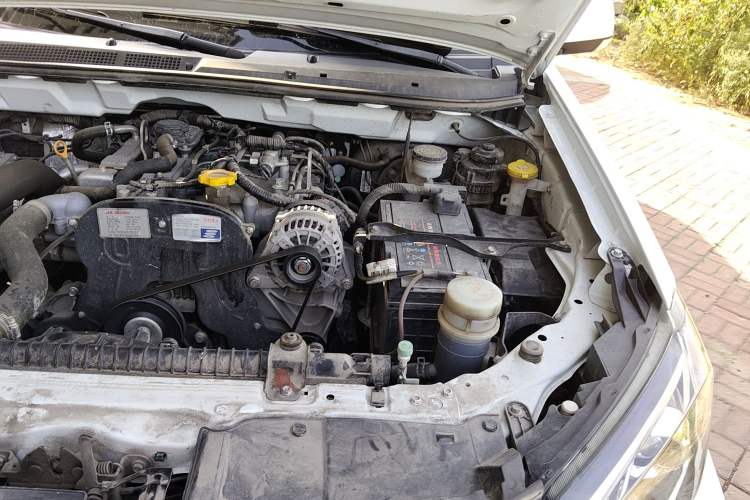 Used Isuzu JLM 2023 2.5T Diesel Manual 4x4 Chima Long-Wheelbase Version Engine Bay Left