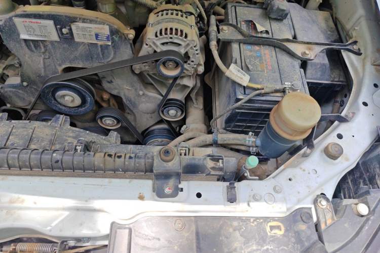 Used Isuzu JLM 2023 2.5T Diesel Manual 4x4 Chima Long-Wheelbase Version Engine Bay Left