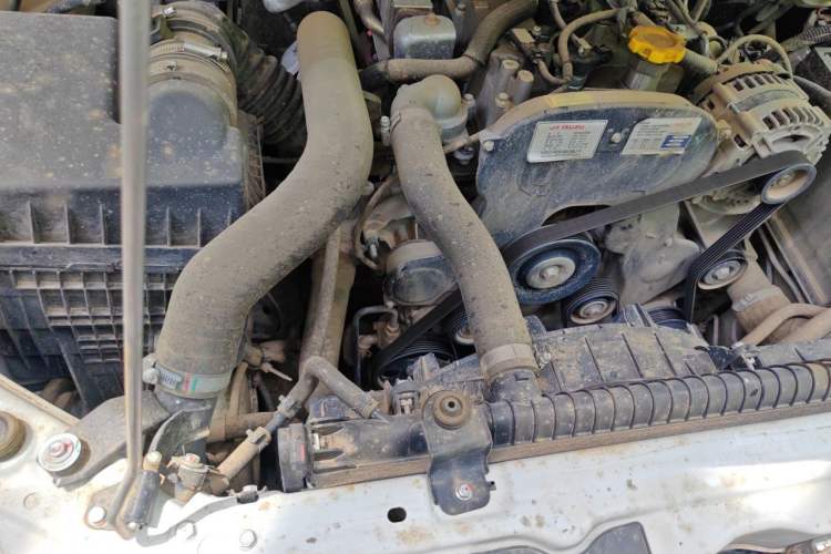 Used Isuzu JLM 2023 2.5T Diesel Manual 4x4 Chima Long-Wheelbase Version Engine Bay Right
