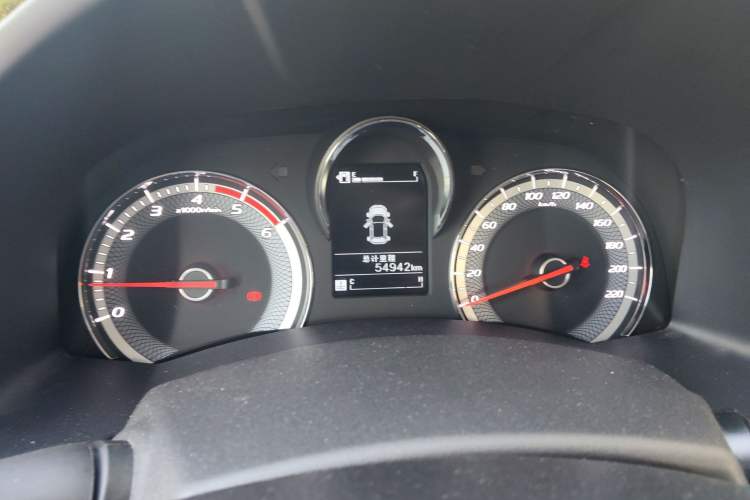 Used Isuzu JLM 2023 2.5T Diesel Manual 4x4 Chima Long-Wheelbase Version Instrument Cluster