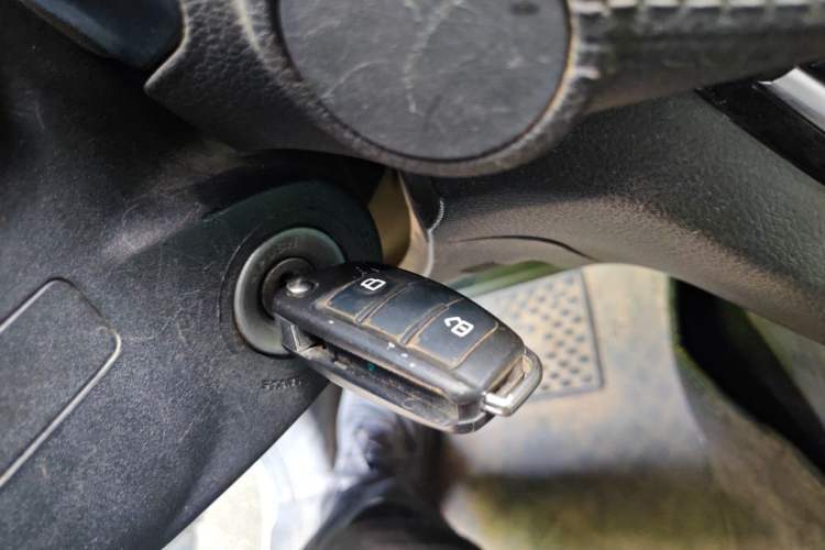 Used Isuzu JLM 2023 2.5T Diesel Manual 4x4 Chima Long-Wheelbase Version Vehicle Key