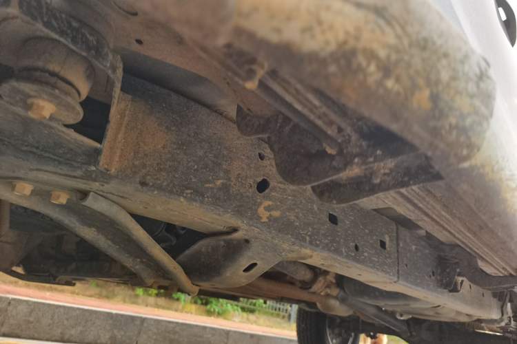 Used Isuzu JLM 2024 2.5T Diesel Automatic 4x4 Chima Type Flat-Base Cargo Bed Chassis Front Left