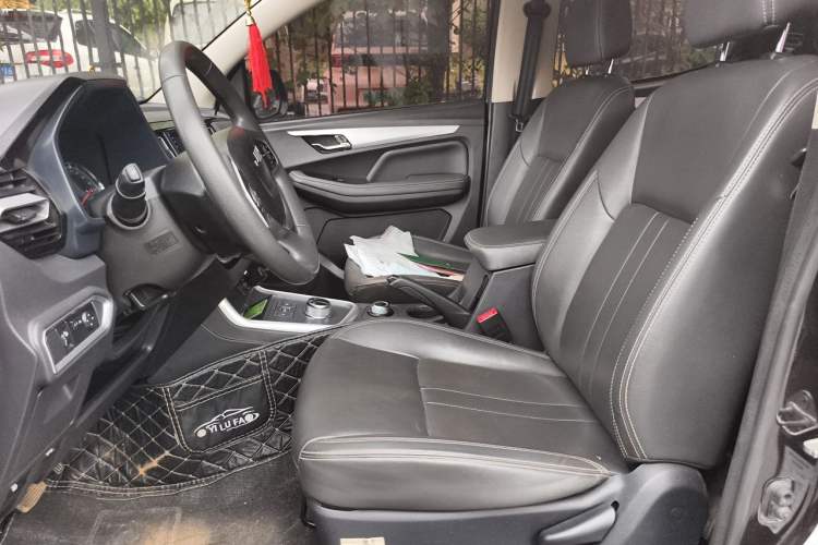 Used Isuzu JLM 2024 2.5T Diesel Automatic 4x4 Chima Type Flat-Base Cargo Bed Left Front Seat