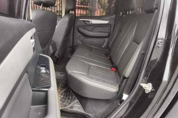 Used Isuzu JLM 2024 2.5T Diesel Automatic 4x4 Chima Type Flat-Base Cargo Bed Left Rear Seat