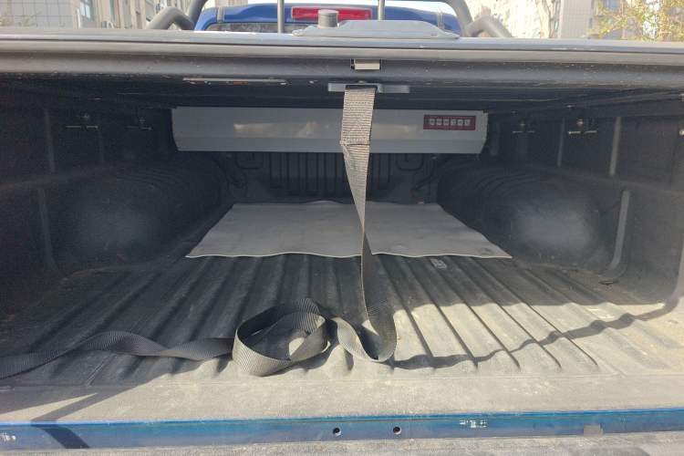 Used Isuzu JLM 2024 Classic 2.8T Diesel Manual Two-Wheel Drive Comfort Version Long Wheelbase Trunk