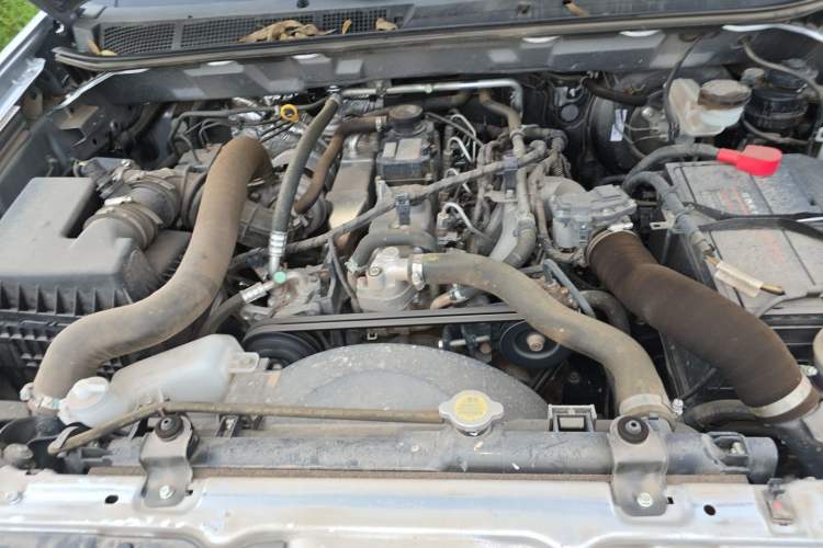 Used Isuzu JLM 2024 Classic 2.8T Diesel Manual Two-Wheel Drive Comfort Version – Standard Wheelbase Engine Bay