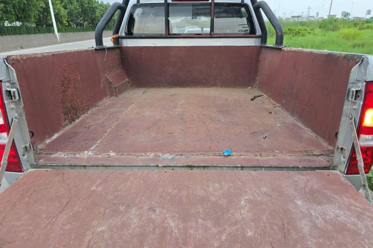 Used Isuzu JLM 2024 Classic 2.8T Diesel Manual Two-Wheel Drive Comfort Version – Standard Wheelbase Trunk