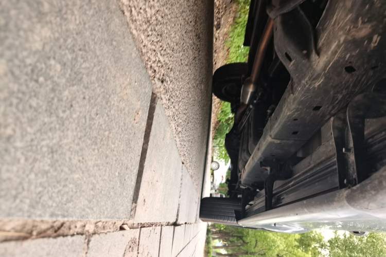 Used Isuzu JLM  Chassis Front Left