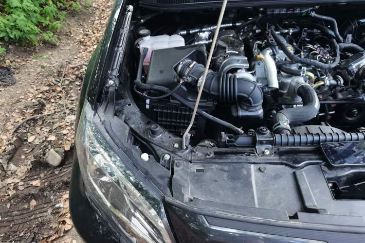 Used Isuzu JLM  Engine Bay Right