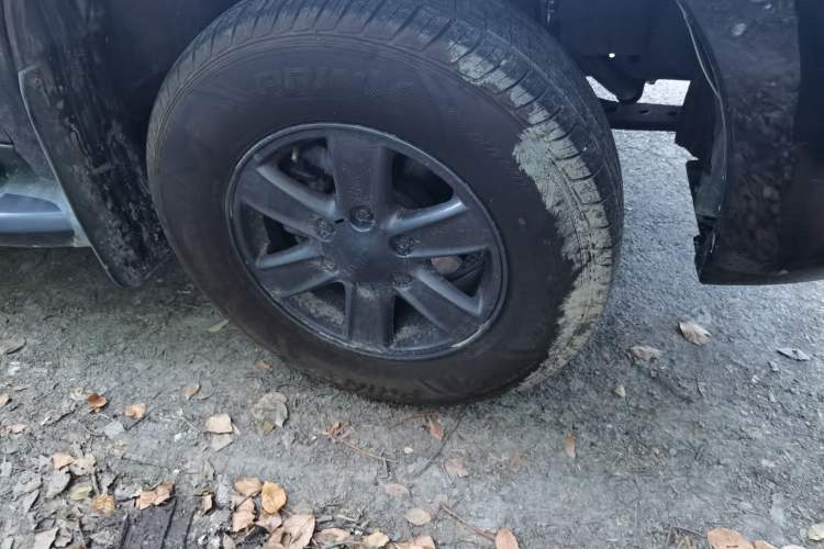 Used Isuzu JLM  Right Front Wheel Hub