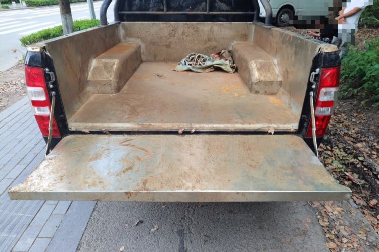 Used Isuzu JLM  Trunk