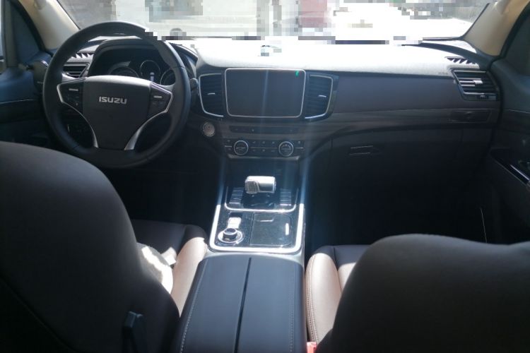 Used Isuzu mu-X 2022 2.0T Gasoline Automatic 4x4 Enjoyment Model 5 Seats Center Console