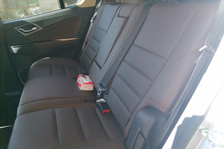 Used Isuzu mu-X 2022 2.0T Gasoline Automatic 4x4 Enjoyment Model 5 Seats Left Rear Seat