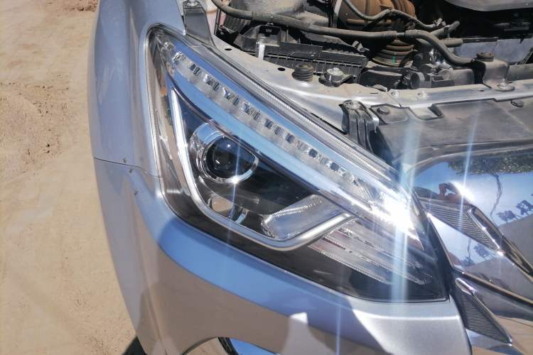 Used Isuzu mu-X 2022 2.0T Gasoline Automatic 4x4 Enjoyment Model 5 Seats Right Front Headlight