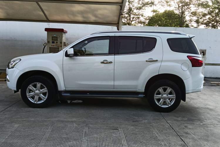 Used Isuzu mu-X 2018 3.0T Diesel Automatic 4x4 X-Trail Edition 7-Seater Exterior 3