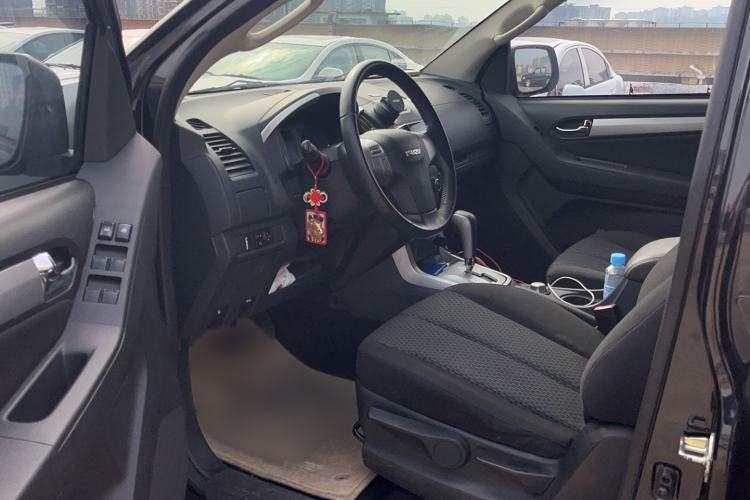 Used Isuzu mu-X 2015 2.5T Four-Wheel Drive Automatic Comfort Model 7 Seats Exterior 2