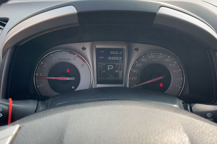 Used Isuzu mu-X 2015 2.5T Four-Wheel Drive Automatic Comfort Model 7 Seats Instrument Cluster