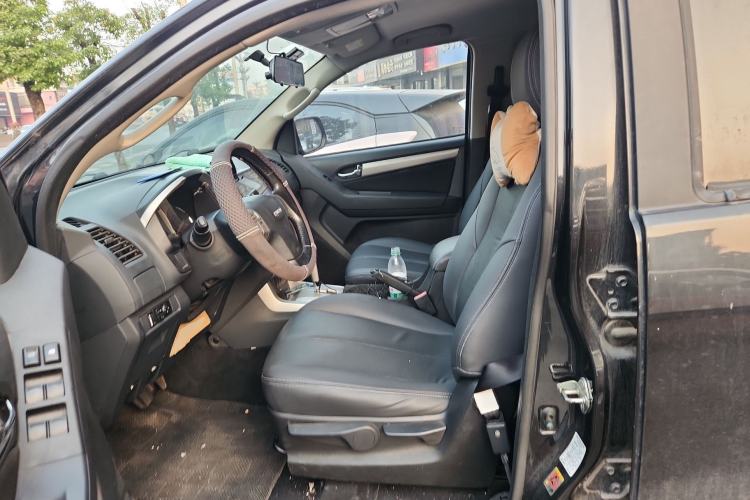 Used Isuzu mu-X 2015 2.5T Two-Wheel Drive Automatic Comfort Touring Model 7 Seats Left Front Seat