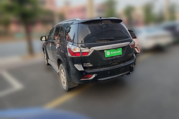 Used Isuzu mu-X 2015 2.5T Two-Wheel Drive Automatic Comfort Touring Model 7 Seats Rear Left 45 Deg