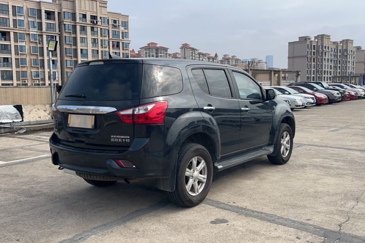 Used Isuzu mu-X 2015 2.5T Four-Wheel Drive Automatic Comfort Model 7 Seats Rear Right 45 Deg