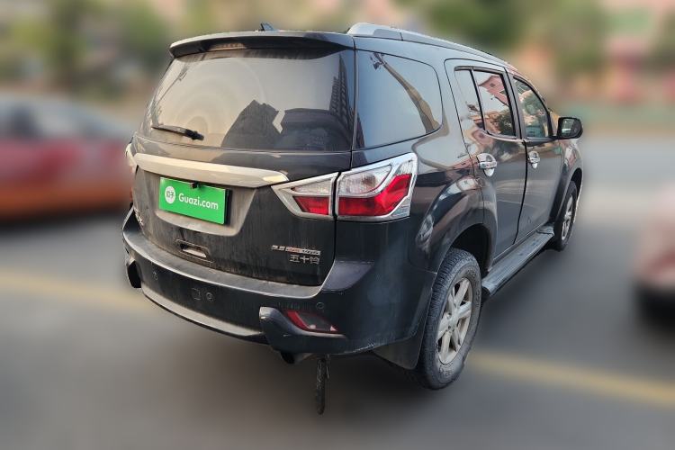Used Isuzu mu-X 2015 2.5T Two-Wheel Drive Automatic Comfort Touring Model 7 Seats Rear Right 45 Deg