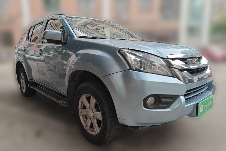 Used Isuzu mu-X 2015 2.5T Two-Wheel Drive Automatic Comfort Touring Model 7 Seats Front Right 45 Deg