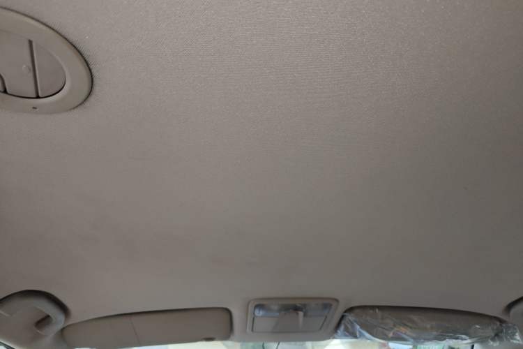Used Isuzu mu-X 2015 2.5T Two-Wheel Drive Automatic Comfort Touring Model 7 Seats Headliner
