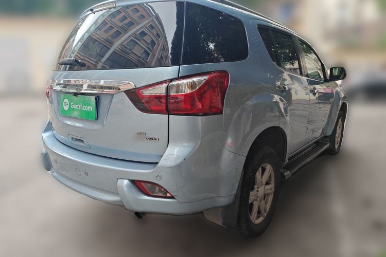 Used Isuzu mu-X 2015 2.5T Two-Wheel Drive Automatic Comfort Touring Model 7 Seats Rear Right 45 Deg