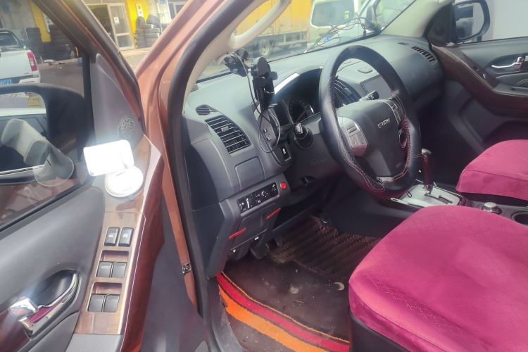 Used Isuzu mu-X 2015 2.5T Four-Wheel Drive Automatic Luxury 7-Seater Driver Seat