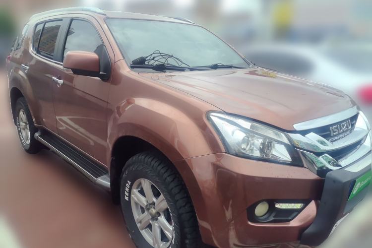 Used Isuzu mu-X 2015 2.5T Four-Wheel Drive Automatic Luxury 7-Seater Front Right 45 Deg