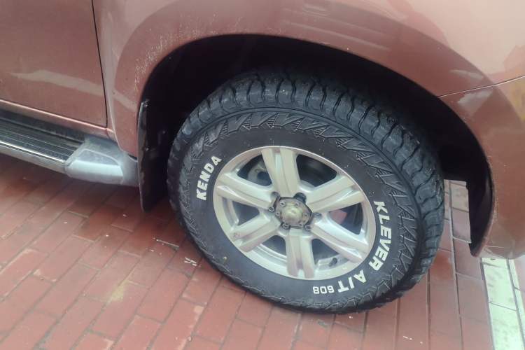 Used Isuzu mu-X 2015 2.5T Four-Wheel Drive Automatic Luxury 7-Seater Right Front Wheel Hub