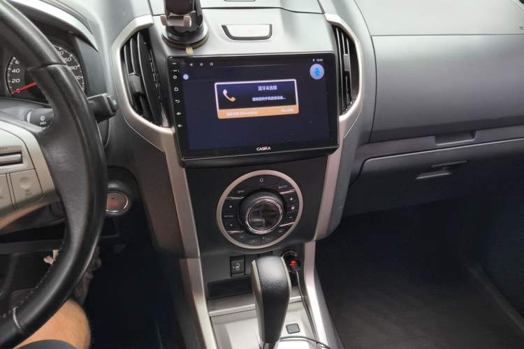 Used Isuzu mu-X 2015 2.5T Four-Wheel Drive Automatic Luxury 7-Seater Audio And AC Panel