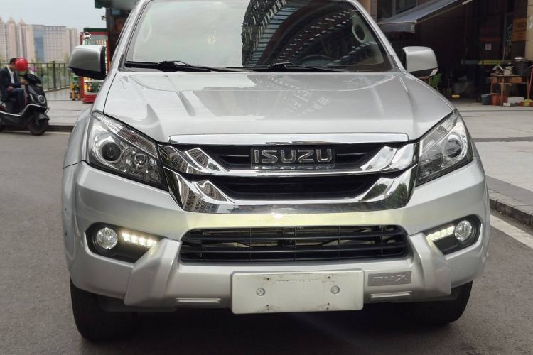 Used Isuzu mu-X 2015 3.0T 4x4 Automatic Luxury 7-Seater Exterior 5