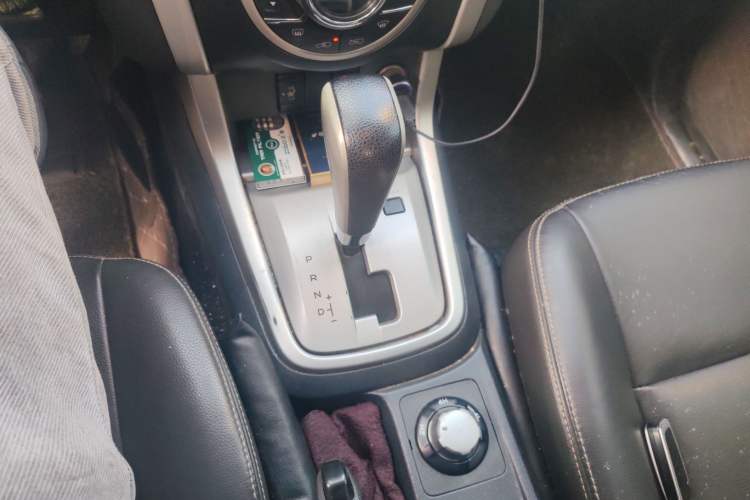 Used Isuzu mu-X 2015 3.0T 4x4 Automatic Luxury 7-Seater Gear Lever