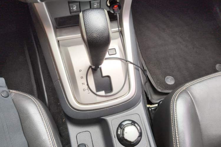 Used Isuzu mu-X 2015 2.5T Four-Wheel Drive Automatic Luxury 7-Seater Gear Lever