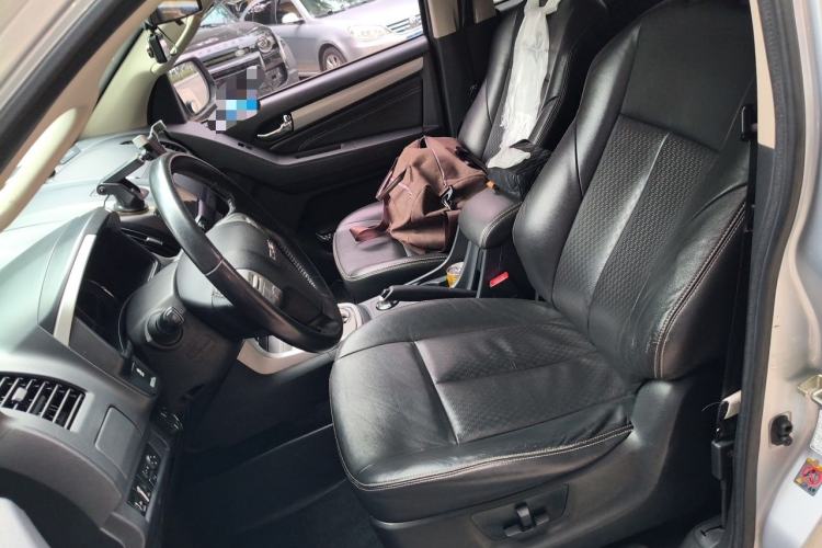 Used Isuzu mu-X 2015 2.5T Four-Wheel Drive Automatic Luxury 7-Seater Left Front Seat