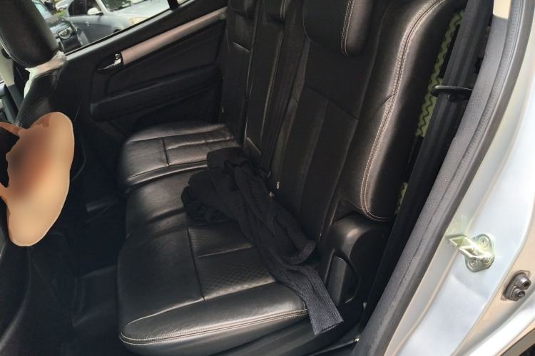 Used Isuzu mu-X 2015 2.5T Four-Wheel Drive Automatic Luxury 7-Seater Left Rear Seat
