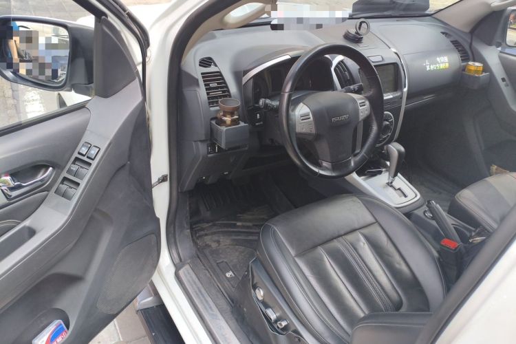 Used Isuzu mu-X 2015 3.0T 4x4 Automatic Luxury 7-Seater Driver Seat