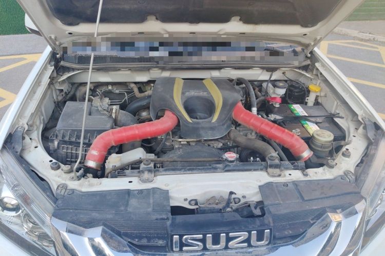 Used Isuzu mu-X 2015 3.0T 4x4 Manual Explorer Model 5 Seats Engine Bay