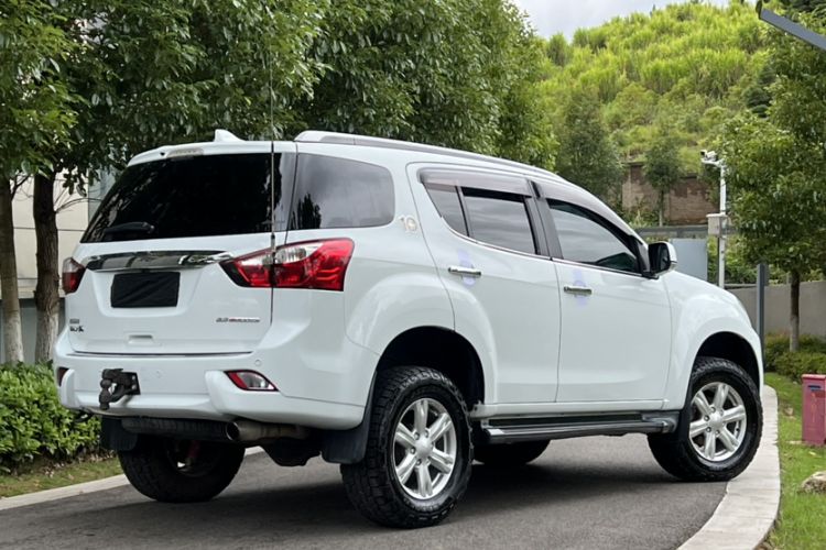 Used Isuzu mu-X 2015 2.5T Four-Wheel Drive Automatic Luxury 7-Seater Exterior 3