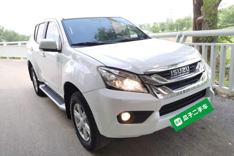 Used Isuzu mu-X 2015 2.5T Four-Wheel Drive Automatic Comfort Model 5 Seats Front Right 45 Deg